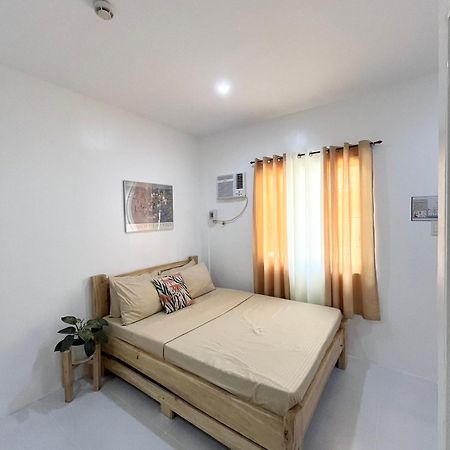 Sunnydale Apartelle -Room Accommodation Near Calatagan Beach Resorts 八打雁 外观 照片
